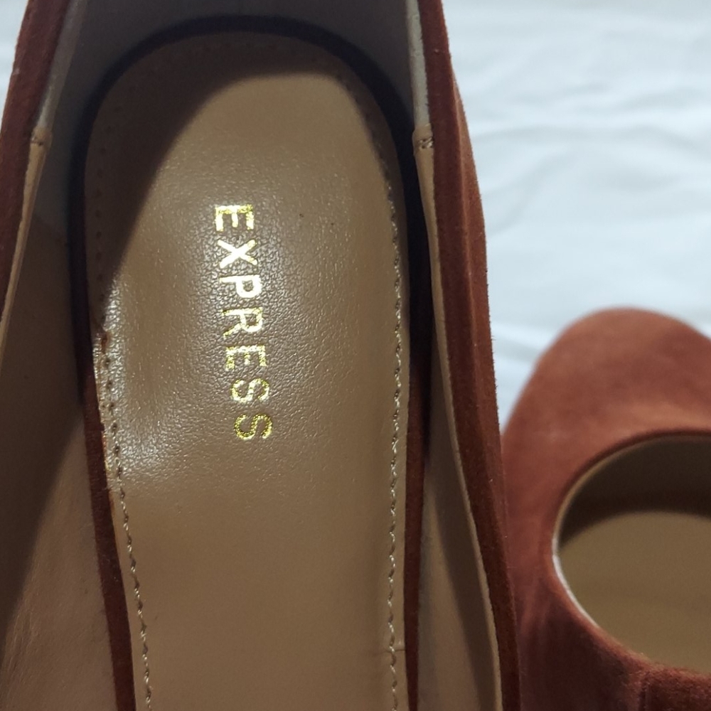 Shoes - Picture 2 of 5